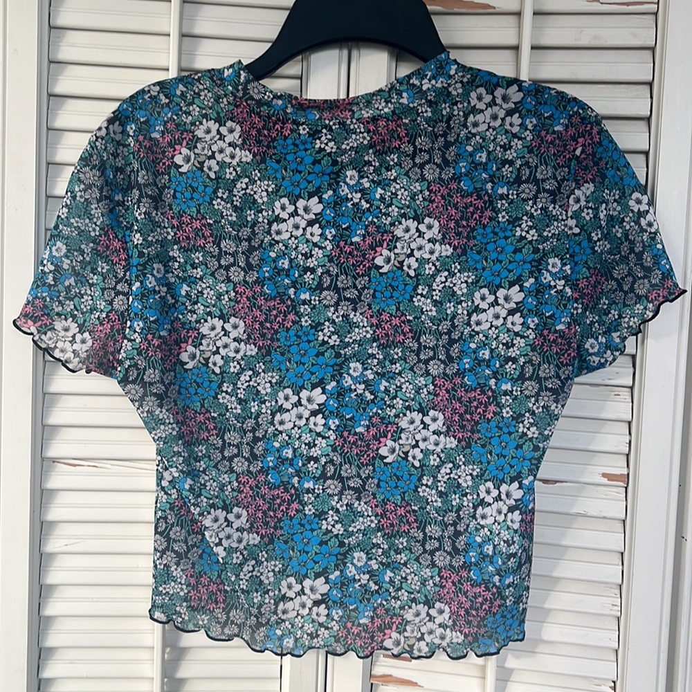 Spring crop top - Picture 3 of 3